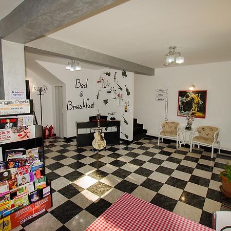 B&B Duo Caffe Bukarest Eksteriør billede