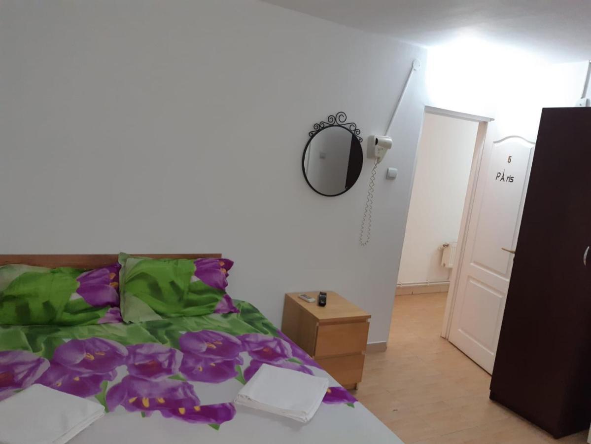 B&B Duo Caffe Bukarest Eksteriør billede