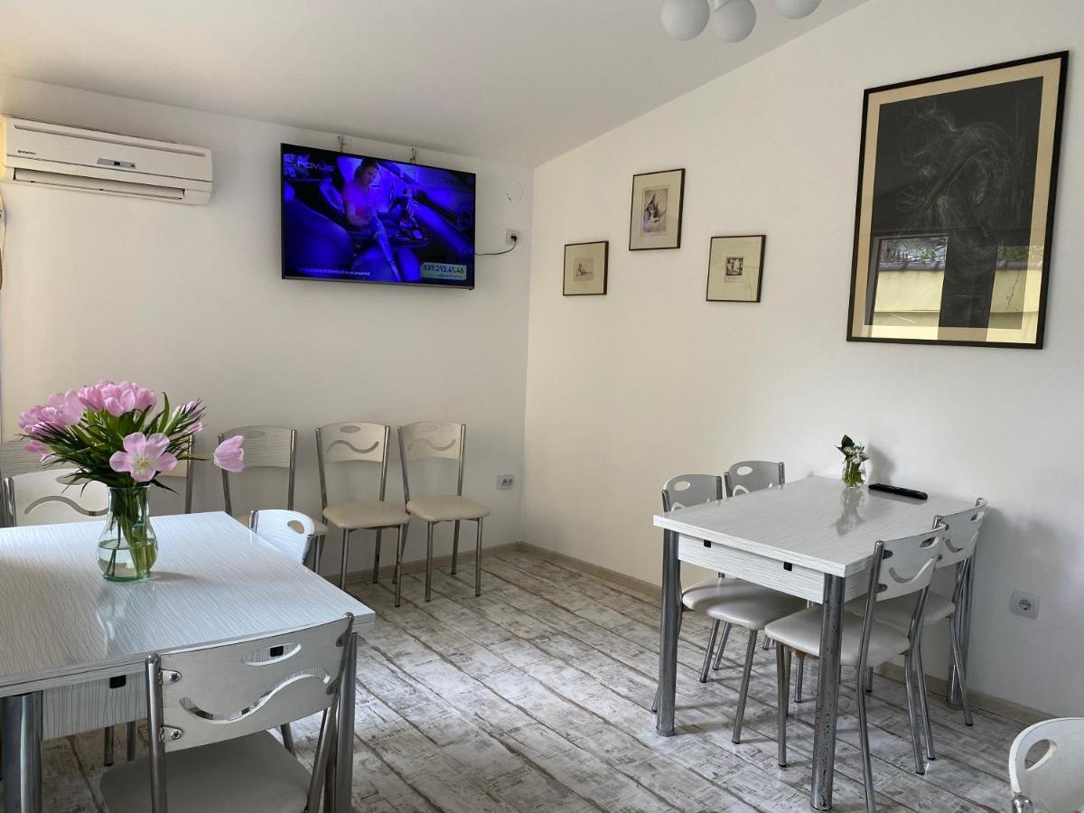 B&B Duo Caffe Bukarest Eksteriør billede