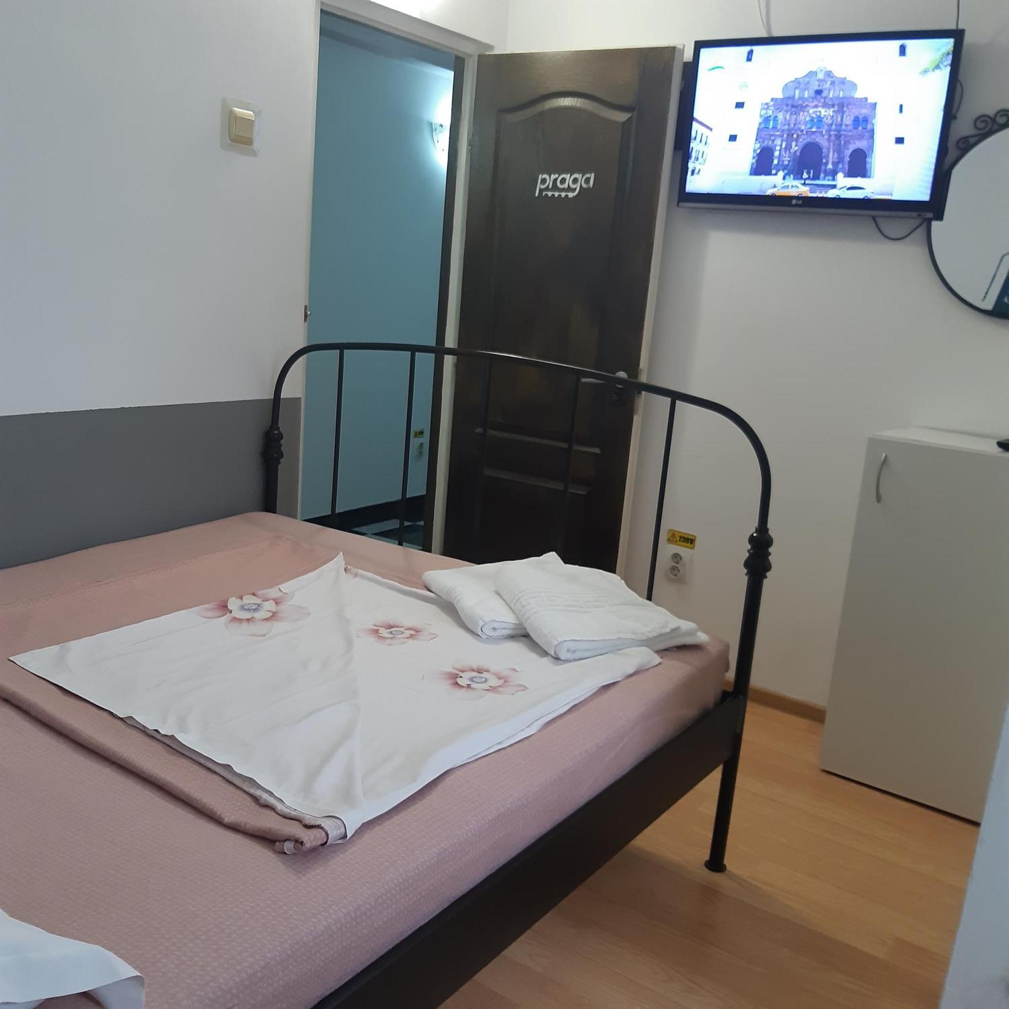 B&B Duo Caffe Bukarest Eksteriør billede